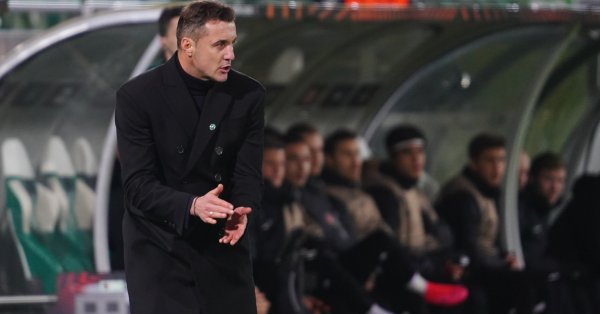 През сезон 2017 18 Белаили играе за френския Анже Носил е