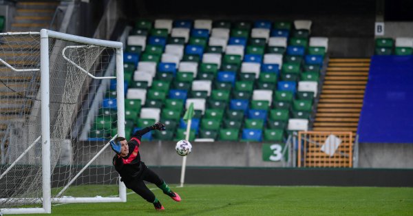 Направилият дебют за националния отбор на България вратар Даниел Наумов