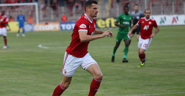 Двама испански физиотерапевти са в лагера на ЦСКА съобщава dsport bg