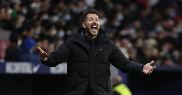 Двубоят бе много емоционален за Симеоне тъй като феновете почетоха