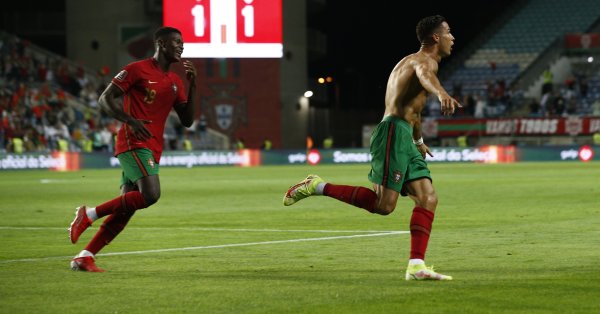 Нападателят на Португалия Кристиано Роналдо ще пропусне следващия квалификационен мач