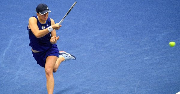 Във втората част Швьонтек вдигна оборотите и не даде никакви