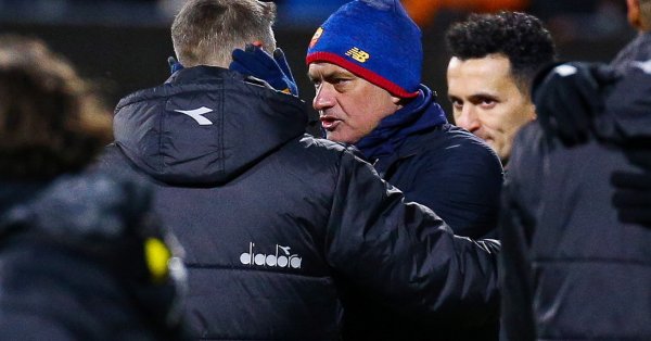 Треньорът на Рома Жозе Моуриньо пое отговорност за унизителната загуба