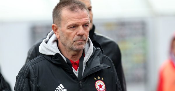 Треньорът на ЦСКА Стойчо Младенов не дели мачовете на по-важни