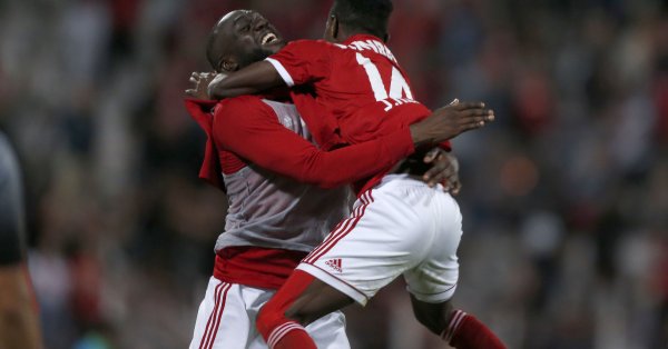 Очаква се като титуляр за червените да започне халфът Тиаго