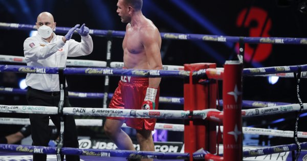 Българската звезда в професионалния бокс Кубрат Пулев официално обяви