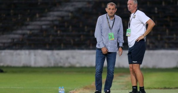 Треньорът на Славия Златомир Загорчич Заги в навечерието на поредица решителни