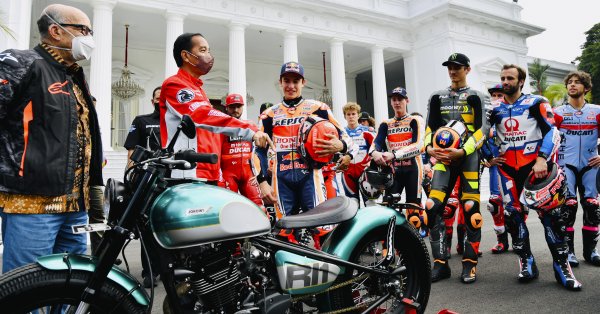 Седемкратният шампион в MotoGP страда от двойно виждане вследствие от
