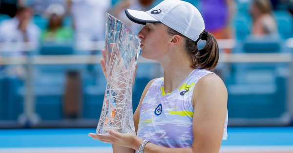 За полската тенисистка, която от понеделник ще бъде официално номер