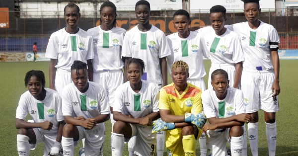 Селекционерът на женския футболен отбор на Сиера Леоне е бил