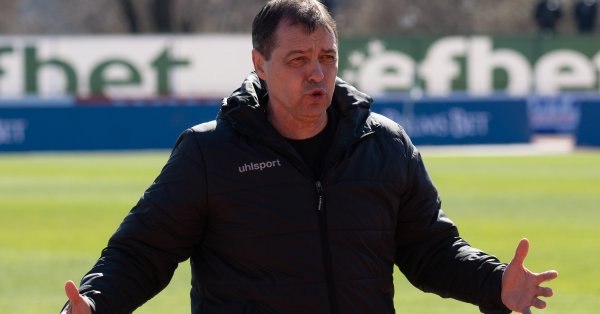 Пред старши треньора Петър Хубчев няма други сериозни проблеми около