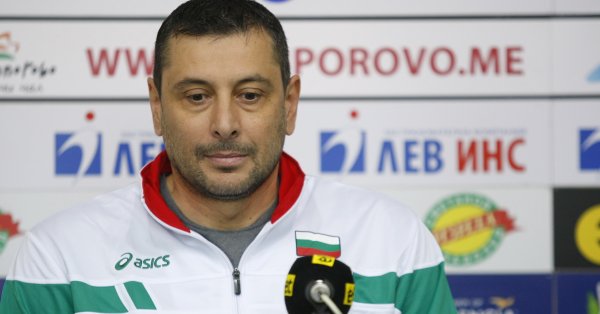 Президентът на Българската федерация по волейбол Любо Ганев благодари специално