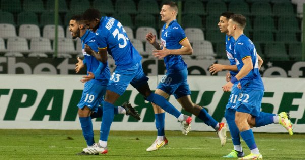ПФК Левски поздравява всички сини привърженици с настъпването на новата