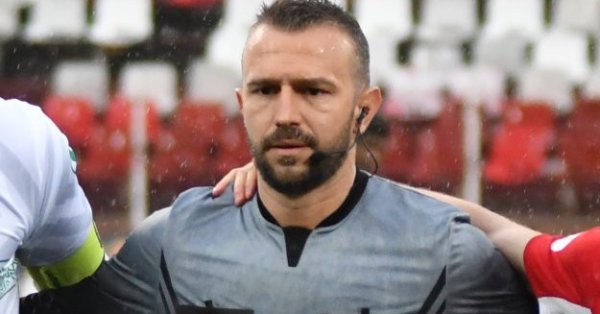 Интересни наряди за 14 ия кръг на efbet Лига получи реферът Ивайло