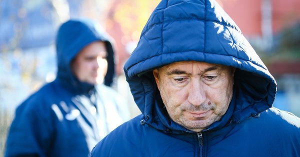 Треньорът на Левски Станимир Стоилов може да загуби трима футболисти