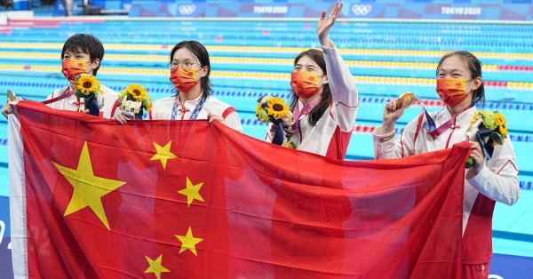 Китай спечели щафетата на 4 по 200 метра свободен стил