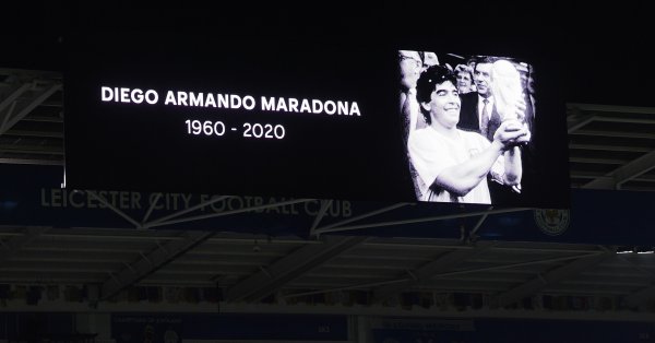 Година по-късно Марадона е играч именно на Хуниорс, след като