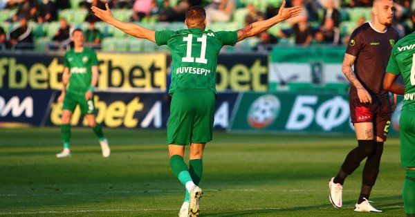 Бъдещето на звездата на Луогорец Кирил Десподов, вкарал първия гол