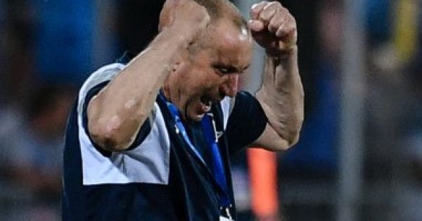 Група от 20 футболисти определи старши треньорът на Левски Станимир