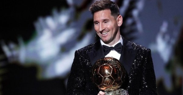 Аржентинският футболист на Пари Сен Жермен използва профила си в