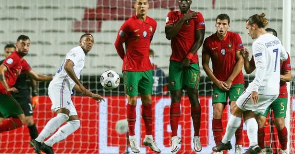 Селекционерът на Португалия Фернандо Сантош заяви че тимът няма да