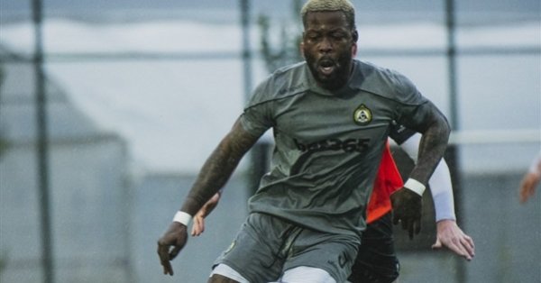 Само минута след началото на втората част Йевхений Рязанцев с